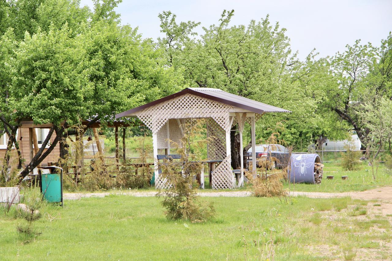 Kvetky Yablyni Hotel Sutoki Exterior photo